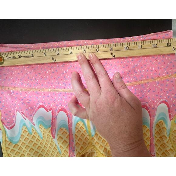 Feed Me‎ Fight Me Leggings Ice Cream Cone Womens Size S Cropped FMFM Novelty - Picture 6 of 7